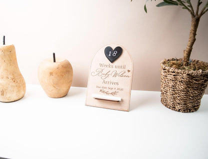Baby countdown wooden & chalk ornament - Days until baby arrives